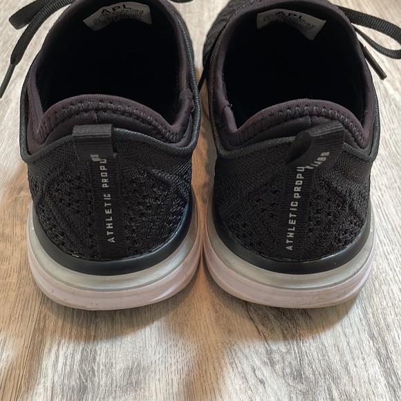 APL RUNNING SHOES - Picture 2 of 5